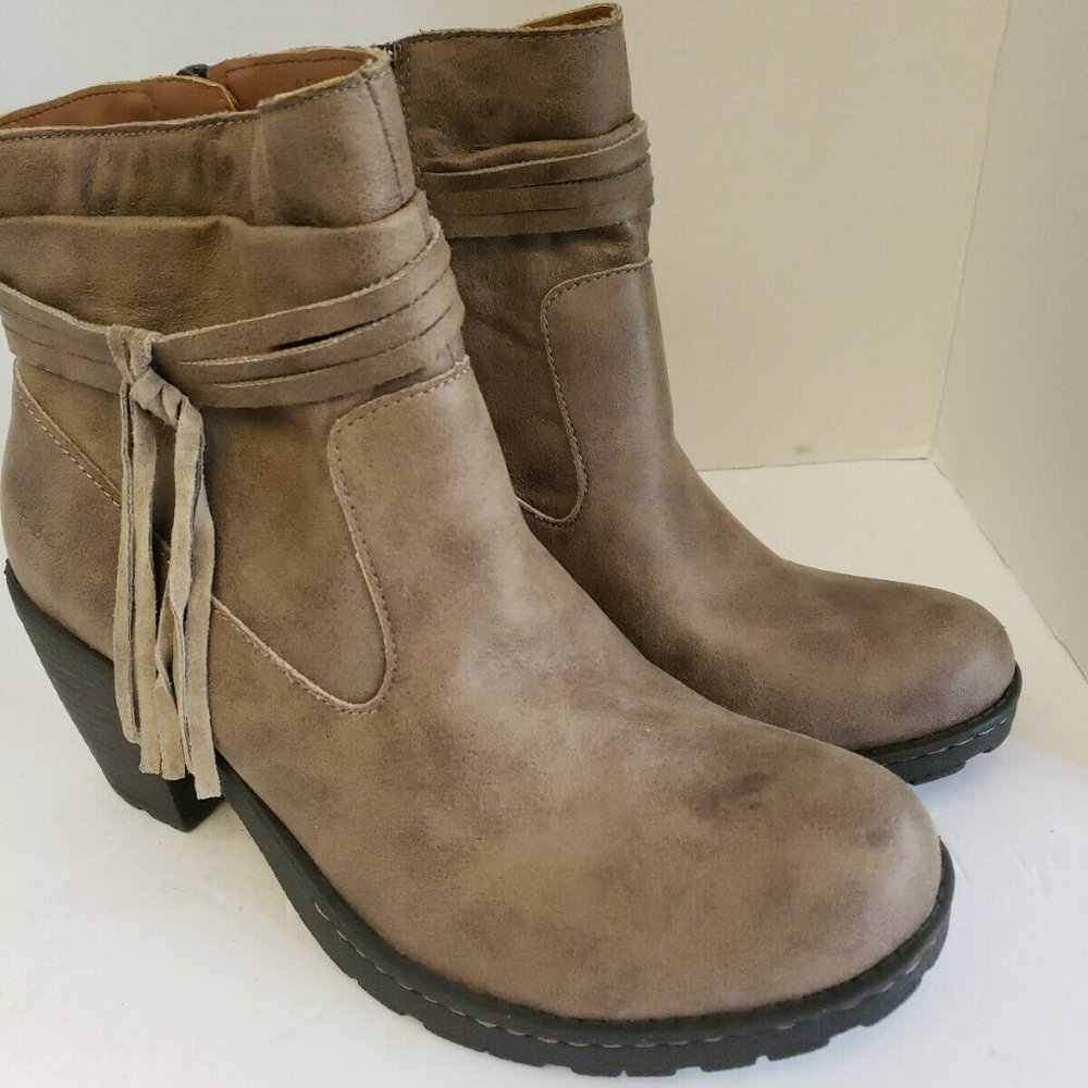 BORN BOC Alicudi Ankle Booties 9  Taupe Suede 9.5